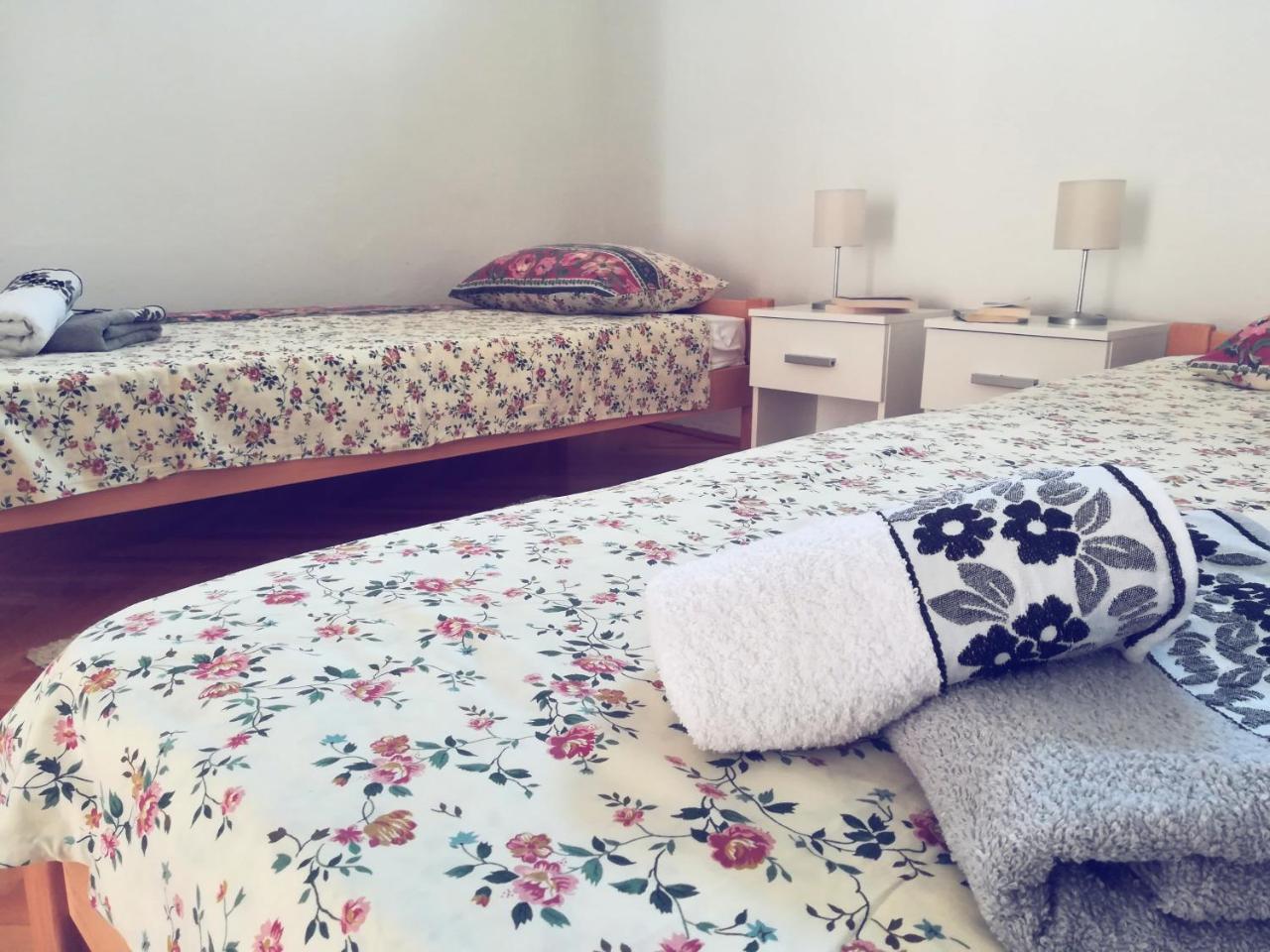 Apartmani La Grande Motte Vrdnik Zewnętrze zdjęcie